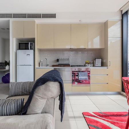 Light, Airy, Spacious Queens Road Apartment Melbourne Exterior photo