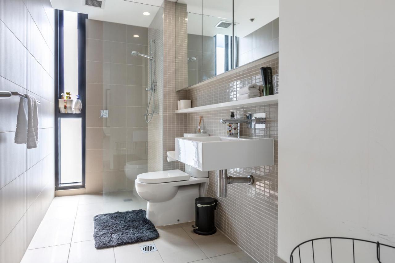 Light, Airy, Spacious Queens Road Apartment Melbourne Exterior photo